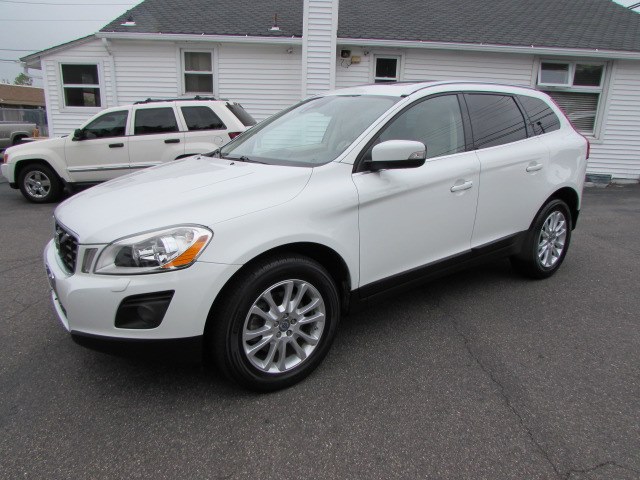 2010 Volvo XC60 AWD 4dr 3.0T w/Moonroof, available for sale in Milford, Connecticut | Chip's Auto Sales Inc. Milford, Connecticut