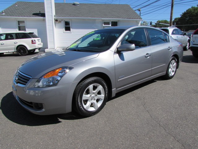 2009 Nissan Altima 4dr Sdn I4 eCVT Hybrid, available for sale in Milford, Connecticut | Chip's Auto Sales Inc. Milford, Connecticut