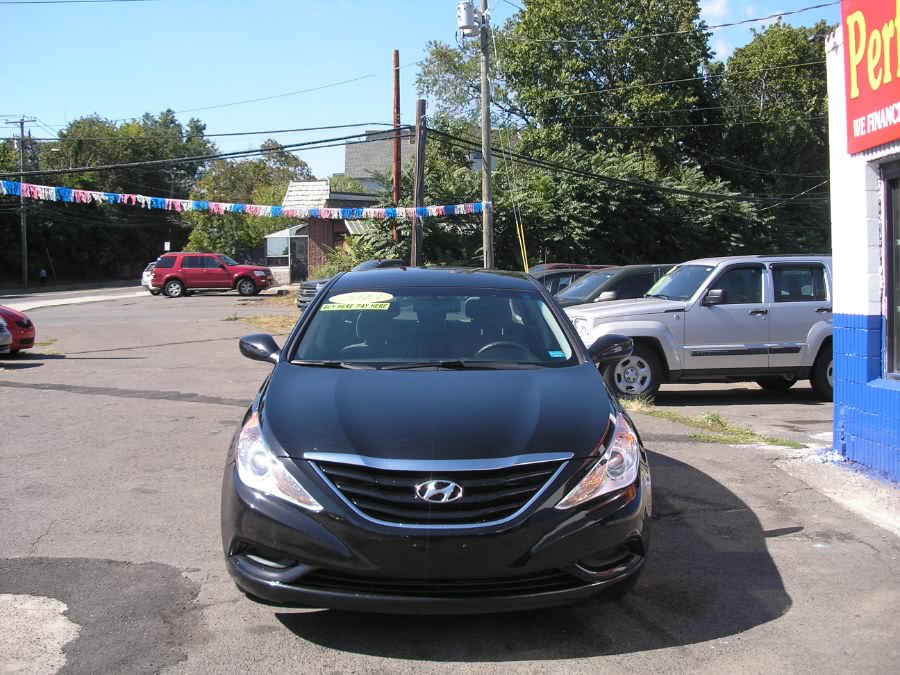 2013 Hyundai Sonata 4dr Sdn 2.4L Auto GLS, available for sale in New Haven, Connecticut | Performance Auto Sales LLC. New Haven, Connecticut
