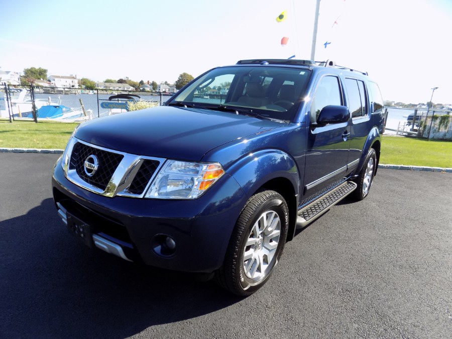2012 Nissan Pathfinder 4WD 4dr V6 LE, available for sale in Massapequa, New York | South Shore Auto Brokers & Sales. Massapequa, New York