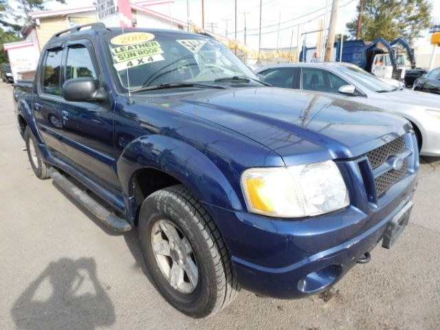 2005 Ford Explorer Sport Trac 4dr 126" WB 4WD XLT, available for sale in Bridgeport, Connecticut | Lada Auto Sales. Bridgeport, Connecticut