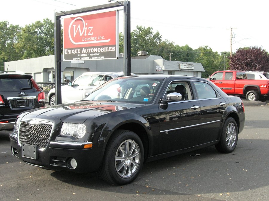 2009 Chrysler 300 4dr Sdn 300C AWD, available for sale in Stratford, Connecticut | Wiz Leasing Inc. Stratford, Connecticut