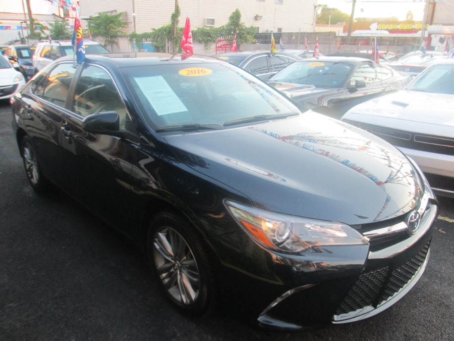 2016 Toyota Camry 4dr Sdn I4 Auto SE (Natl), available for sale in Middle Village, New York | Road Masters II INC. Middle Village, New York
