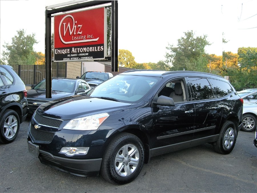 2011 Chevrolet Traverse AWD 4dr LS, available for sale in Stratford, Connecticut | Wiz Leasing Inc. Stratford, Connecticut