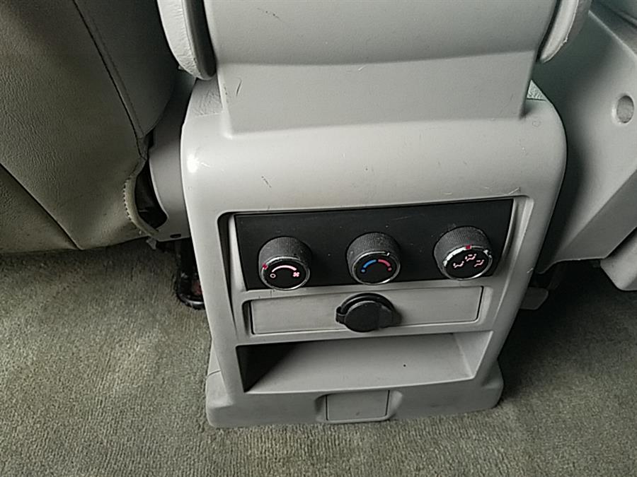Used Suzuki XL7 AWD 4dr Limited w/3rd Row, Nav 2008 | Ultimate Auto Sales. Hicksville, New York Used Suzuki XL7 AWD 4dr Limited w/3rd Row, Nav 2008 | Ultimate Auto Sales. Hicksville, New York