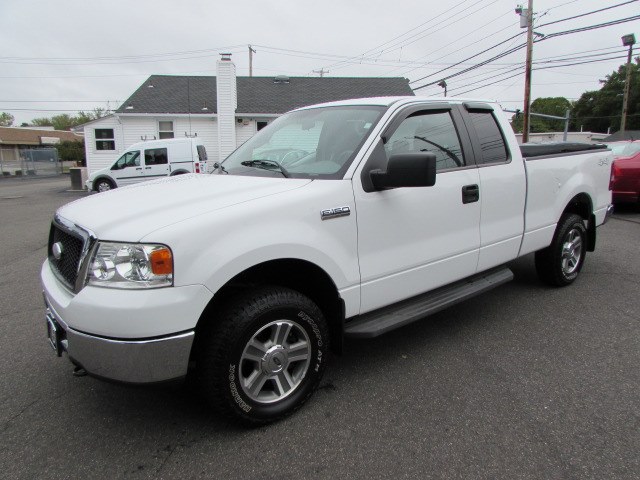 2007 Ford F-150 4WD Supercab 145" XLT, available for sale in Milford, Connecticut | Chip's Auto Sales Inc. Milford, Connecticut