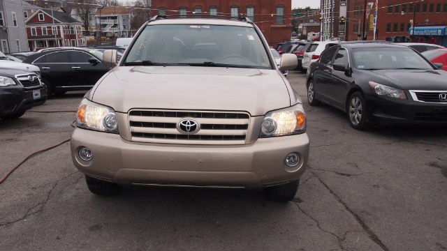 2006 Toyota Highlander 4dr V6 4WD w/3rd Row, available for sale in Worcester, Massachusetts | Hilario's Auto Sales Inc.. Worcester, Massachusetts
