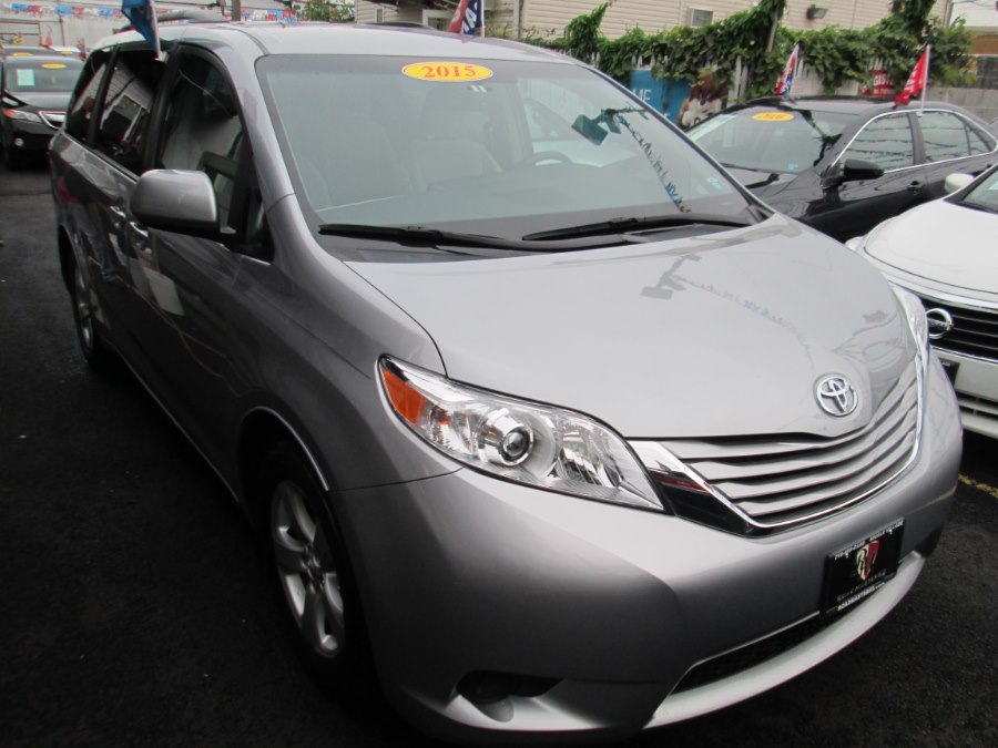 2015 Toyota Sienna 5dr 8-Pass Van LE FWD (Natl), available for sale in Middle Village, New York | Road Masters II INC. Middle Village, New York