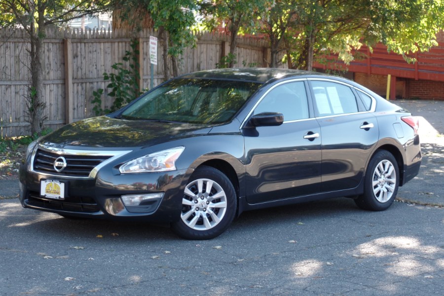 2013 Nissan Altima 4dr Sdn I4 2.5 S, available for sale in Manchester, Connecticut | Jay's Auto. Manchester, Connecticut