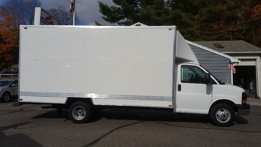 2014 GMC Savana Commercial Cutaway 3500 Van 177", available for sale in Thomaston, CT
