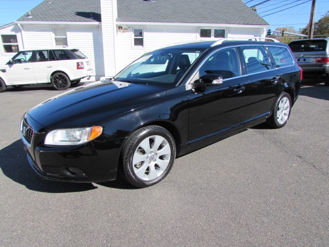 2008 Volvo V70 4dr Wgn w/Snrf, available for sale in Milford, Connecticut | Chip's Auto Sales Inc. Milford, Connecticut