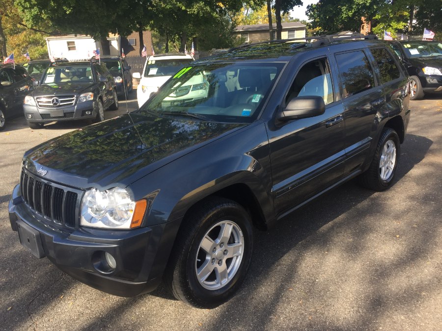 2007 Jeep Grand Cherokee 4WD 4dr Laredo, available for sale in Huntington Station, New York | Huntington Auto Mall. Huntington Station, New York