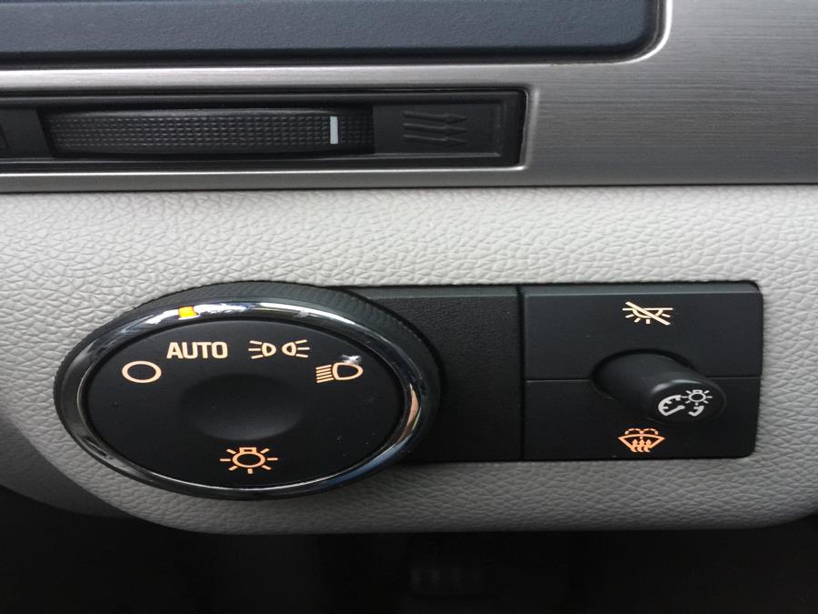 Used Saturn Outlook FWD 4dr XE 2008 | Ultimate Auto Sales. Hicksville, New York Used Saturn Outlook FWD 4dr XE 2008 | Ultimate Auto Sales. Hicksville, New York