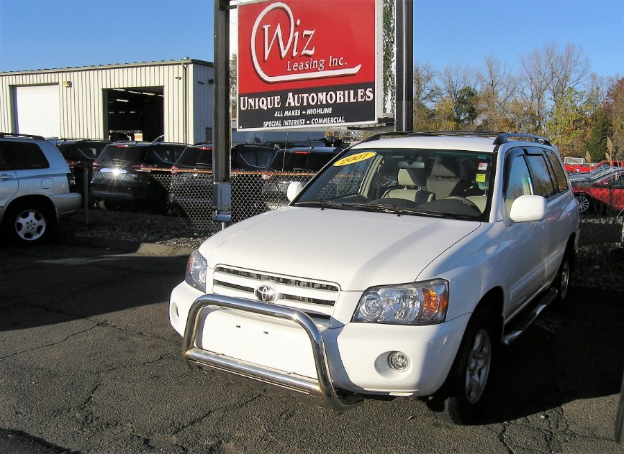 2007 Toyota Highlander 2WD 4dr 4-Cyl, available for sale in Stratford, Connecticut | Wiz Leasing Inc. Stratford, Connecticut