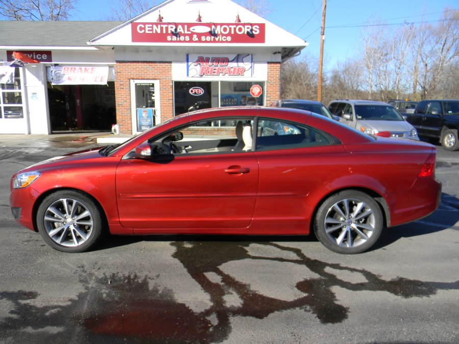 2013 Volvo C70 2dr Conv T5, available for sale in Southborough, Massachusetts | M&M Vehicles Inc dba Central Motors. Southborough, Massachusetts