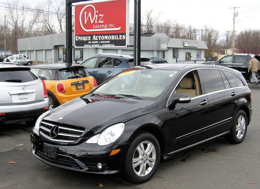 2009 Mercedes-Benz R-Class 4MATIC 4dr 3.5L, available for sale in Stratford, Connecticut | Wiz Leasing Inc. Stratford, Connecticut