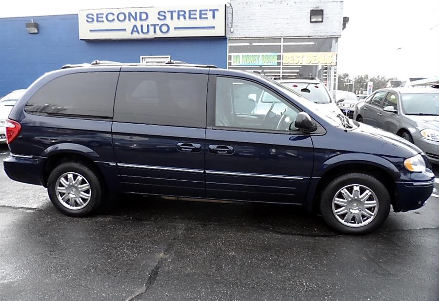 2005 Chrysler Town & Country LIMITED, available for sale in Manchester, New Hampshire | Second Street Auto Sales Inc. Manchester, New Hampshire