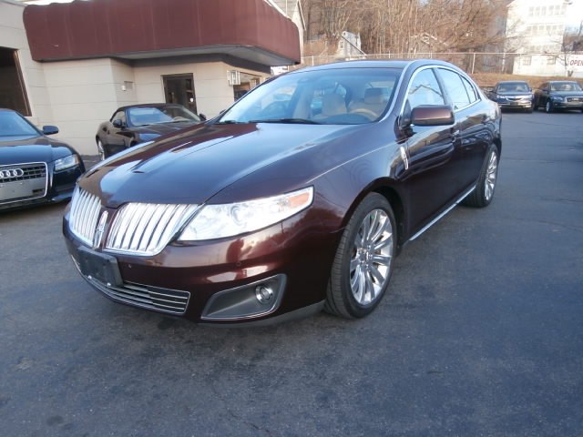 2009 Lincoln MKS 4dr Sdn AWD, available for sale in Waterbury, Connecticut | Jim Juliani Motors. Waterbury, Connecticut