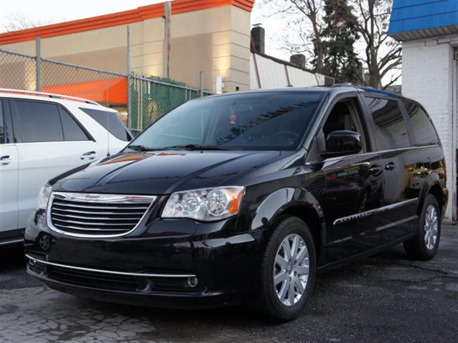 2014 Chrysler Town & Country Touring, available for sale in Huntington Station, New York | Connection Auto Sales Inc.. Huntington Station, New York