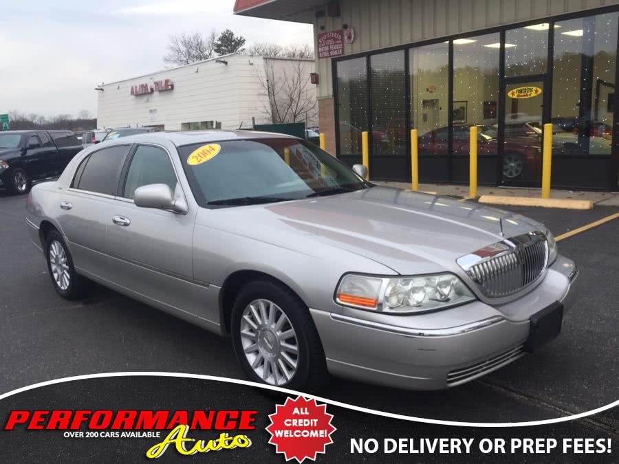 2004 Lincoln Town Car 4dr Sdn Ultimate, available for sale in Bohemia, New York | Performance Auto Inc. Bohemia, New York