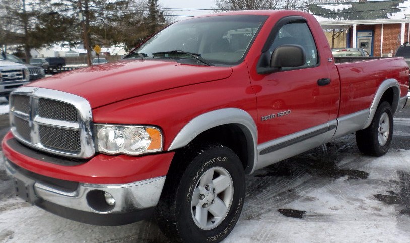 2002 Dodge Ram 1500 2dr Reg Cab 140" WB 4WD, available for sale in Patchogue, New York | Romaxx Truxx. Patchogue, New York