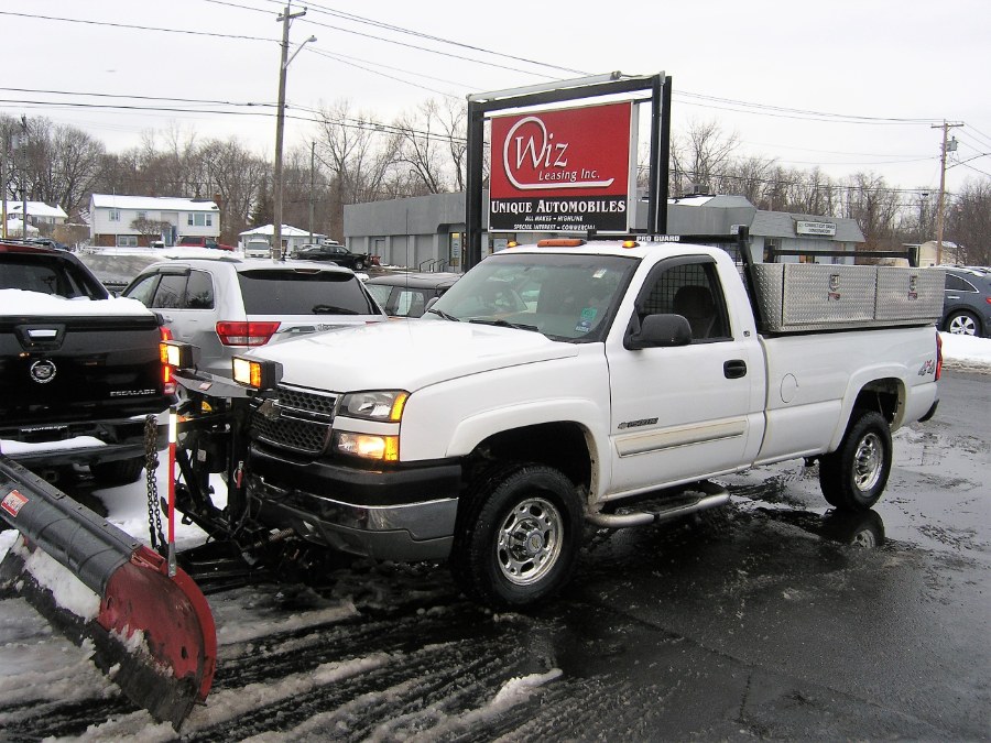 2005 Chevrolet Silverado 2500HD Reg Cab 133" WB 4WD LS, available for sale in Stratford, Connecticut | Wiz Leasing Inc. Stratford, Connecticut