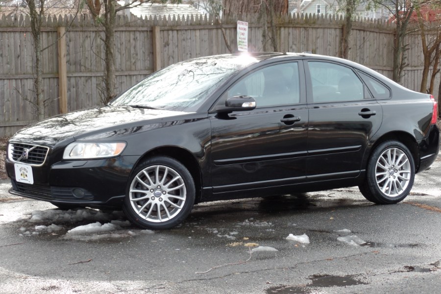 2008 Volvo S40 T5 AWD, available for sale in Manchester, Connecticut | Jay's Auto. Manchester, Connecticut