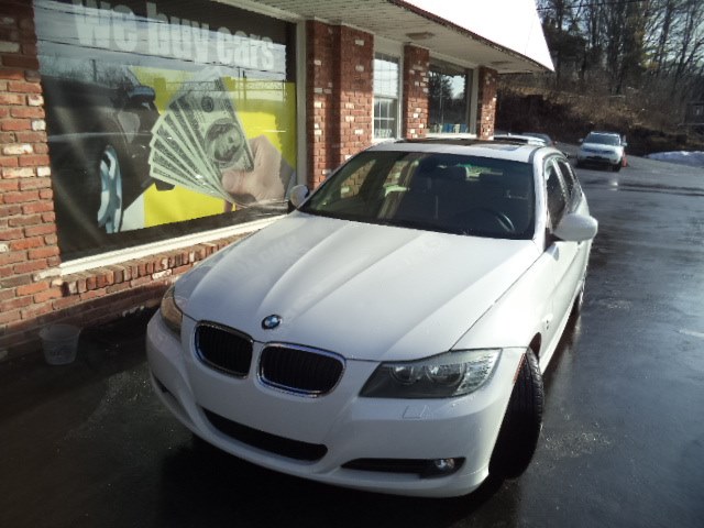 2010 BMW 3 Series 4dr Sdn 328i xDrive AWD SULEV, available for sale in Naugatuck, Connecticut | Riverside Motorcars, LLC. Naugatuck, Connecticut