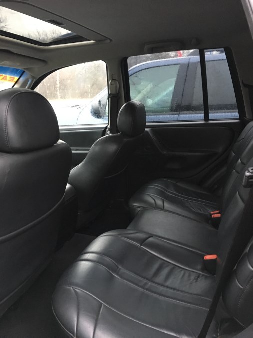 Used Jeep Grand Cherokee 4dr Laredo 4WD 2004 | Boss Auto Sales. West Babylon, New York Used Jeep Grand Cherokee 4dr Laredo 4WD 2004 | Boss Auto Sales. West Babylon, New York