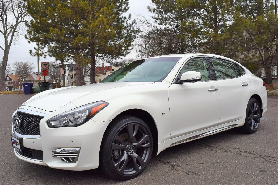 2015 Infiniti Q70L 4dr Sdn V6 AWD, available for sale in Berlin, Connecticut | Tru Auto Mall. Berlin, Connecticut