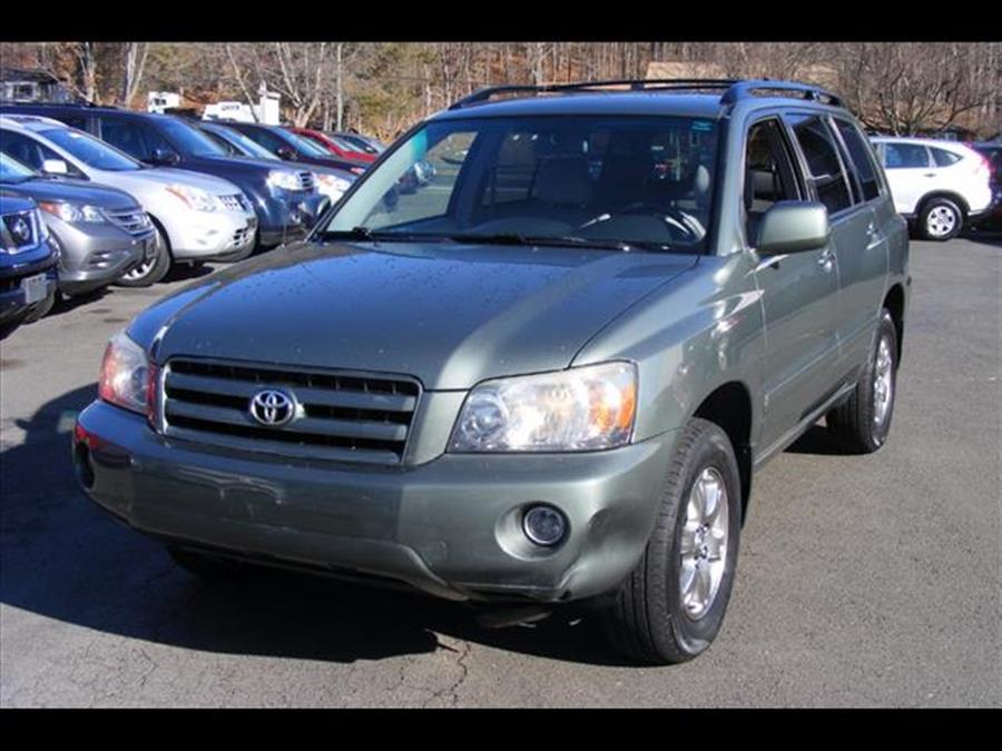 2006 Toyota Highlander Base, available for sale in Canton, Connecticut | Canton Auto Exchange. Canton, Connecticut