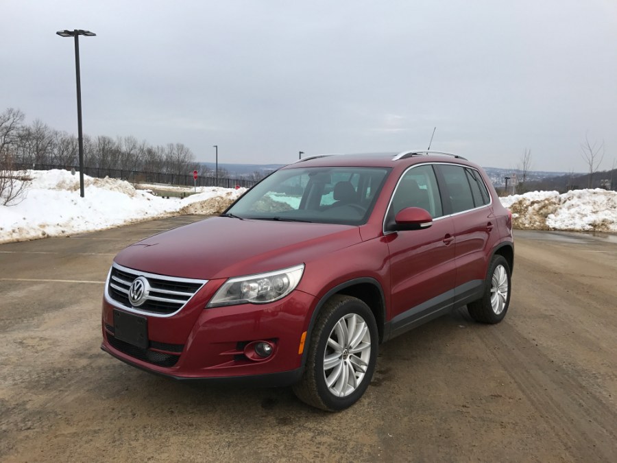 2009 Volkswagen Tiguan AWD 4dr SEL, available for sale in Waterbury, Connecticut | Platinum Auto Care. Waterbury, Connecticut