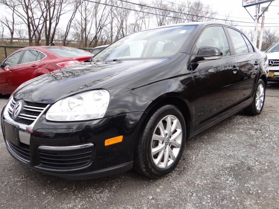 2010 Volkswagen Jetta Sedan 4dr Auto Limited PZEV, available for sale in West Babylon, New York | SGM Auto Sales. West Babylon, New York