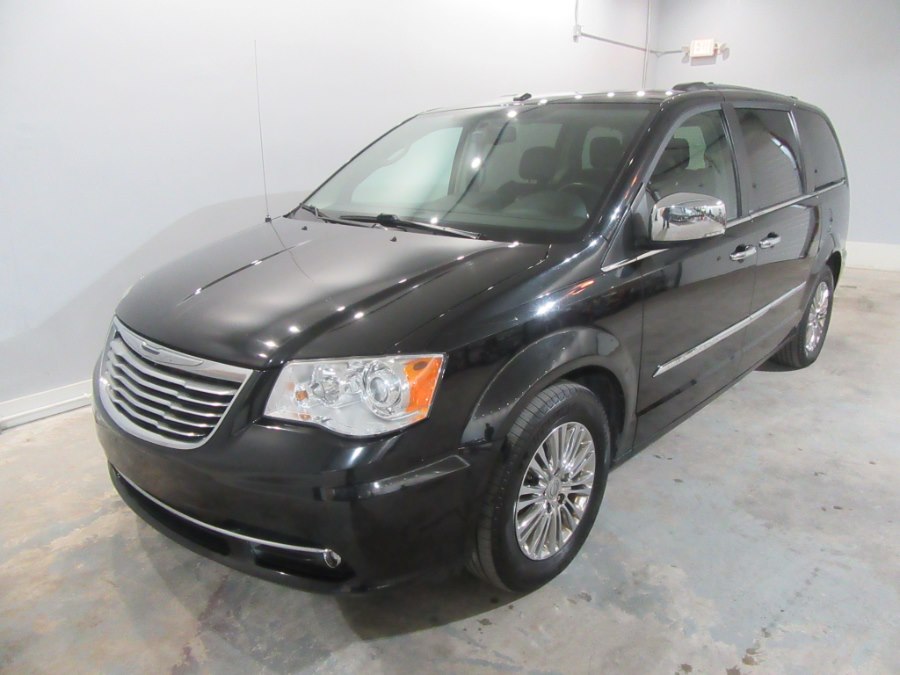 2011 Chrysler Town & Country 4dr Wgn Limited, available for sale in Danbury, Connecticut | Performance Imports. Danbury, Connecticut