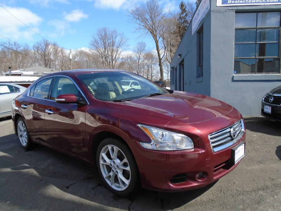 2013 Nissan Maxima 4dr Sdn 3.5 SV, available for sale in Milford, Connecticut | Dealertown Auto Wholesalers. Milford, Connecticut