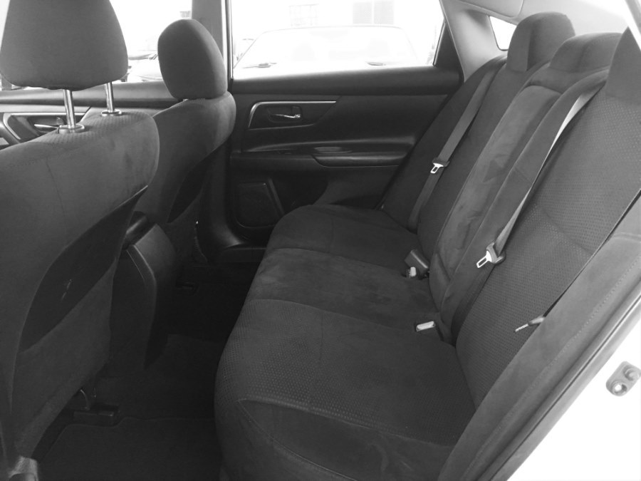 2015 Nissan Altima 4dr Sdn I4 2.5 SV photo