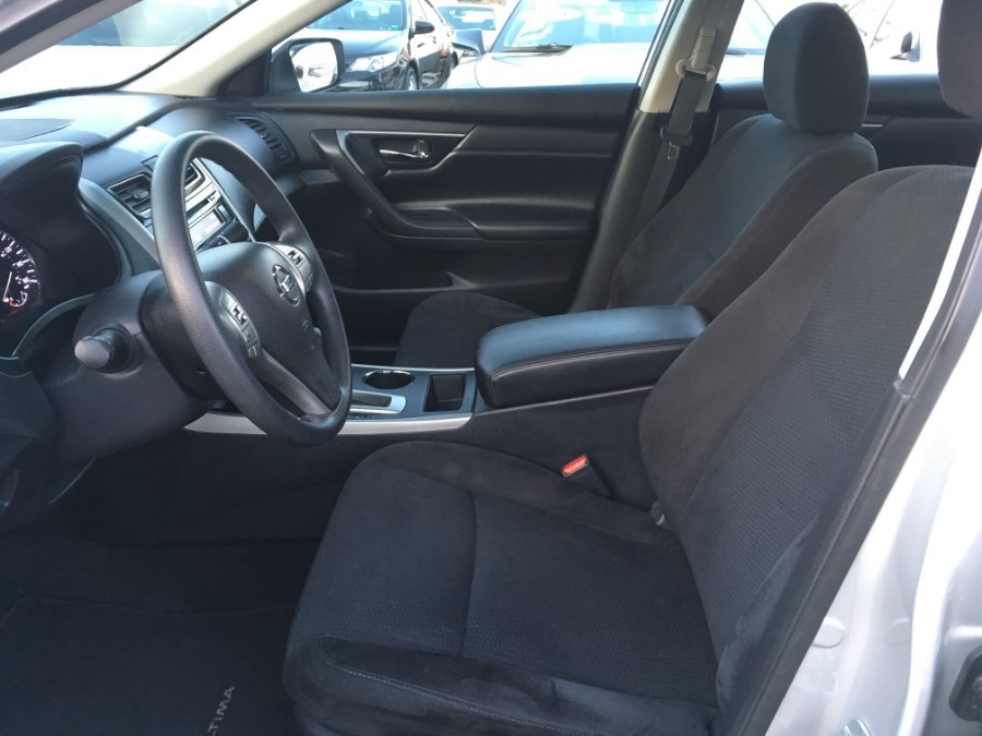 2015 Nissan Altima 4dr Sdn I4 2.5 SV photo