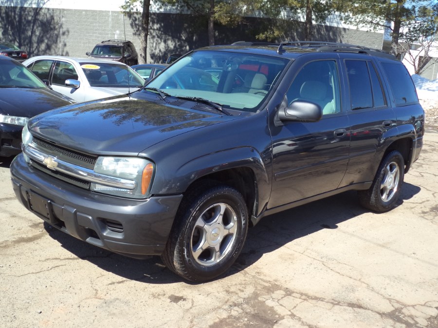 2007 Chevrolet TrailBlazer 4WD 4dr LS, available for sale in Berlin, Connecticut | International Motorcars llc. Berlin, Connecticut
