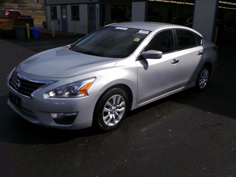 2013 Nissan Altima 4dr Sdn I4 2.5 S, available for sale in White Plains, New York | Apex Westchester Used Vehicles. White Plains, New York