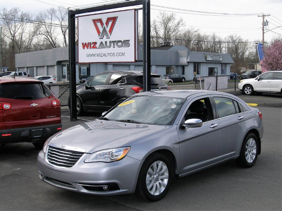 2014 Chrysler 200 4dr Sdn Limited, available for sale in Stratford, Connecticut | Wiz Leasing Inc. Stratford, Connecticut