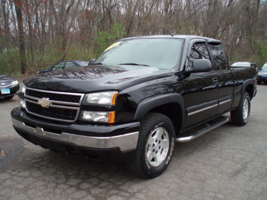2007 Chevrolet Silverado 1500 Classic 4WD Ext Cab 143.5" LS, available for sale in Manchester, Connecticut | Vernon Auto Sale & Service. Manchester, Connecticut