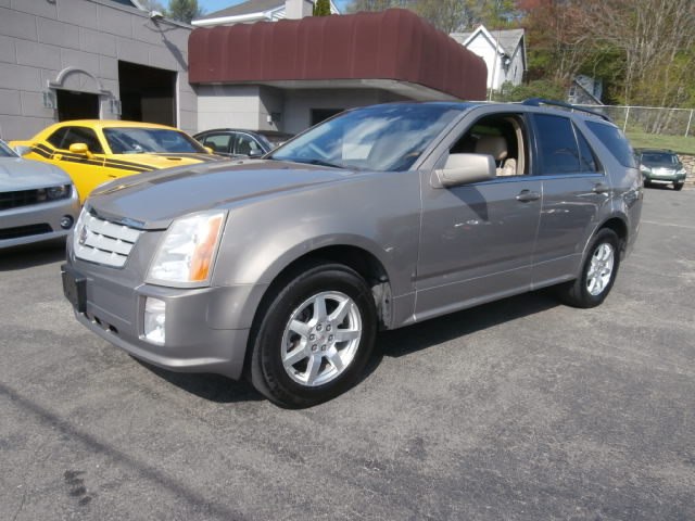 2007 Cadillac SRX 4dr V6, available for sale in Waterbury, Connecticut | Jim Juliani Motors. Waterbury, Connecticut