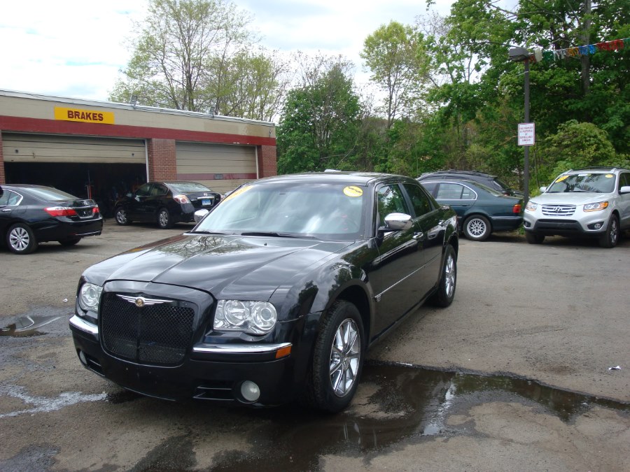 2007 Chrysler 300 4dr Sdn 300C AWD, available for sale in New Britain, Connecticut | Universal Motors LLC. New Britain, Connecticut