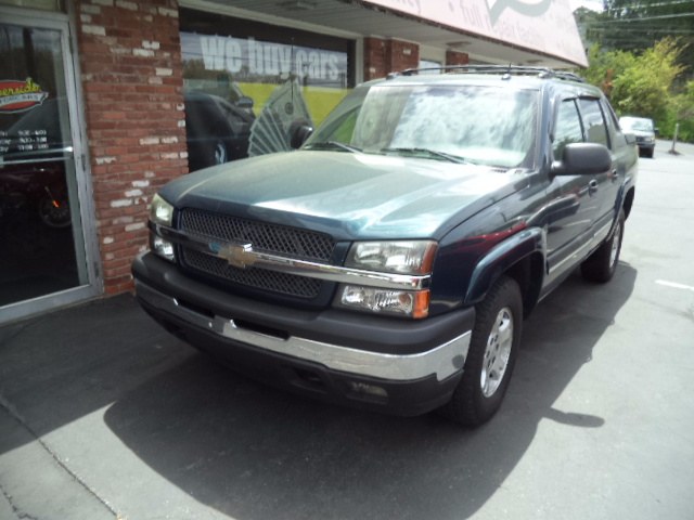 2005 Chevrolet Avalanche 1500 5dr Crew Cab 130" WB 4WD Z71, available for sale in Naugatuck, Connecticut | Riverside Motorcars, LLC. Naugatuck, Connecticut