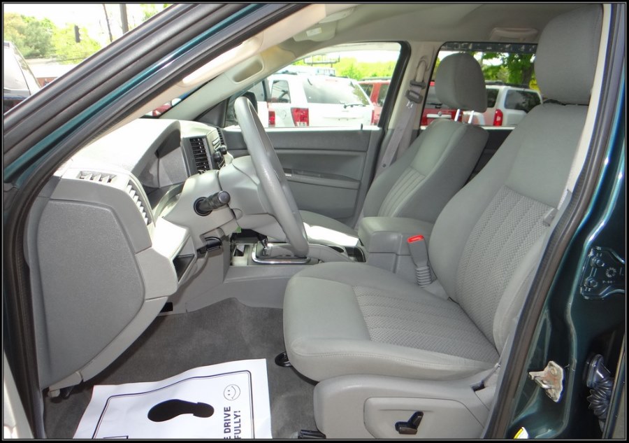 2006 Jeep Grand Cherokee 4dr Laredo 4WD, available for sale in Huntington Station, New York | My Auto Inc.. Huntington Station, New York 2006 Jeep Grand Cherokee 4dr Laredo 4WD, available for sale in Huntington Station, New York | My Auto Inc.. Huntington Station, New York