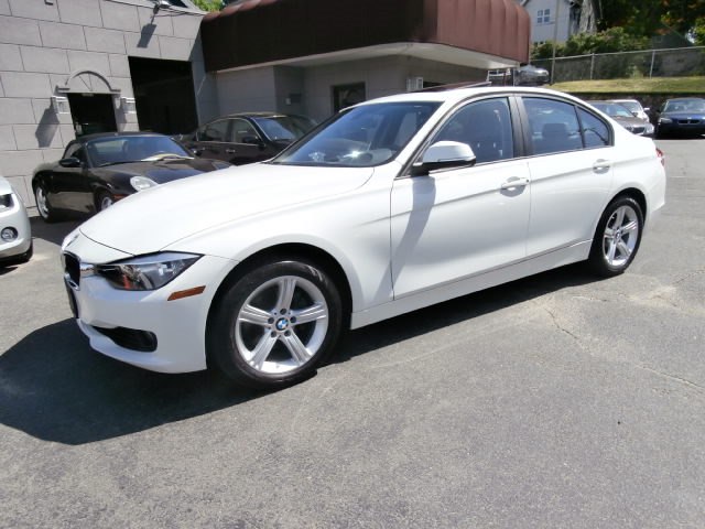 2014 BMW 3 Series 4dr Sdn 328i xDrive AWD SULEV, available for sale in Waterbury, Connecticut | Jim Juliani Motors. Waterbury, Connecticut