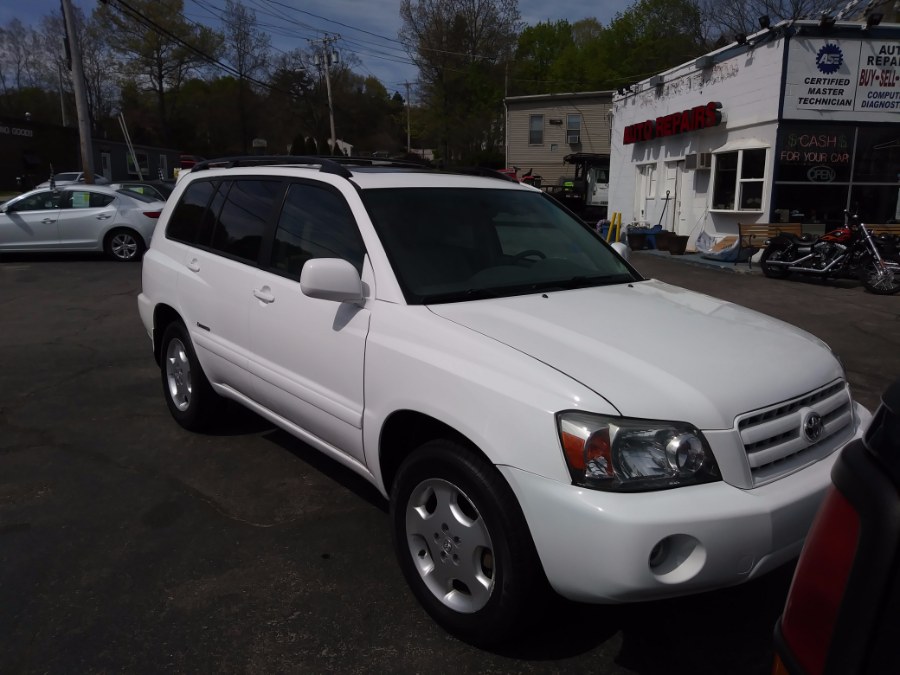 2006 Toyota Highlander Limited AWD 4dr V6 4WD Limited w/3rd Row, available for sale in Worcester, Massachusetts | Rally Motor Sports. Worcester, Massachusetts