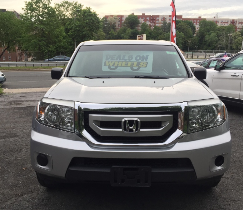 2011 Honda Pilot (3rd row Seat) 4WD 4dr LX, available for sale in White Plains, New York | Island auto wholesale. White Plains, New York