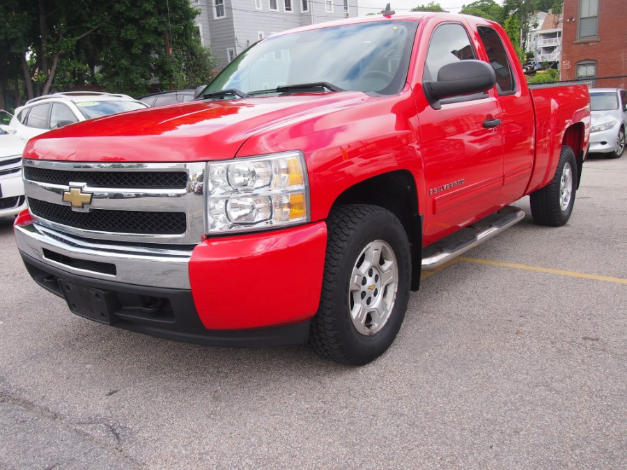 2009 Chevrolet Silverado 1500 4WD Ext Cab 143.5" LT/6Passenger, available for sale in Worcester, Massachusetts | Hilario's Auto Sales Inc.. Worcester, Massachusetts
