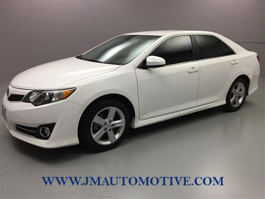 2013 Toyota Camry 4dr Sdn I4 Auto SE, available for sale in Naugatuck, Connecticut | J&M Automotive Sls&Svc LLC. Naugatuck, Connecticut